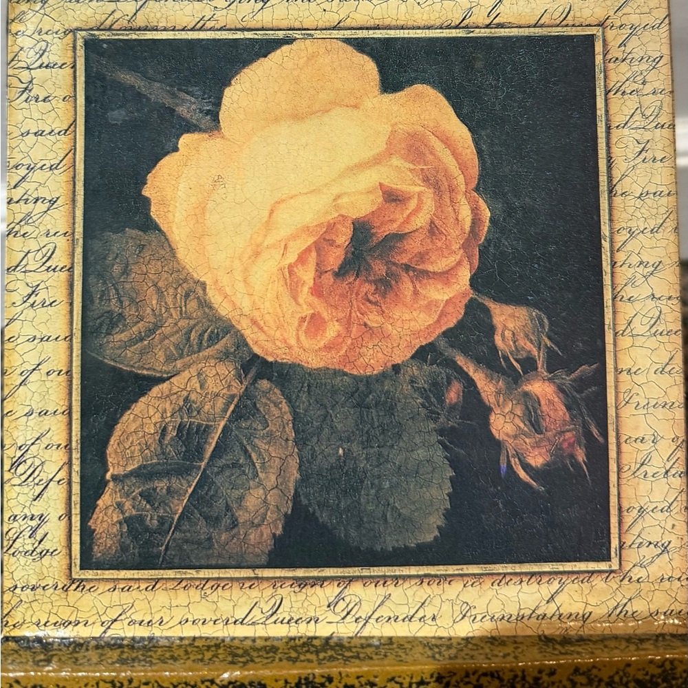 Decorative tissue box